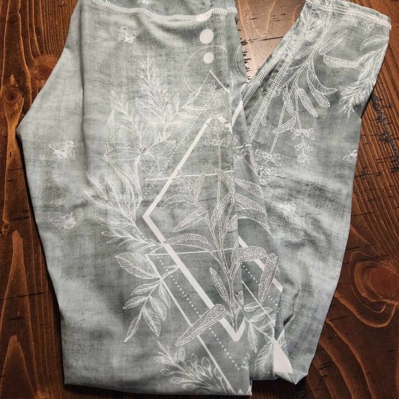 Yoga Democracy -Pure Sage Printed Yoga Leggings- S - Picture 12 of 15